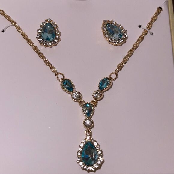 NIB Charter Club Crystal Pear-Shape Halo Lariat Necklace & Stud Earrings Set - Picture 4 of 7